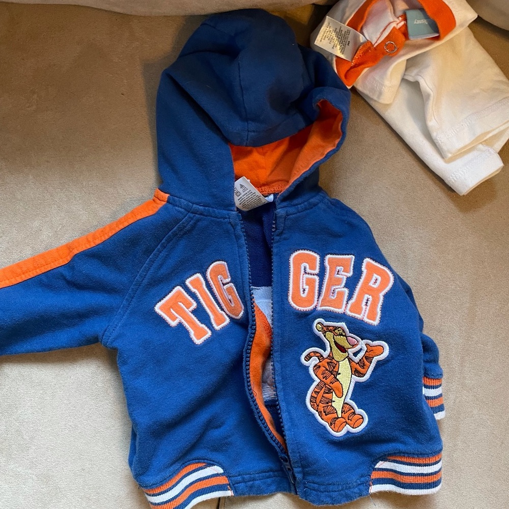 🌾 Disney Tigger 4 pc set - Picture 2 of 10